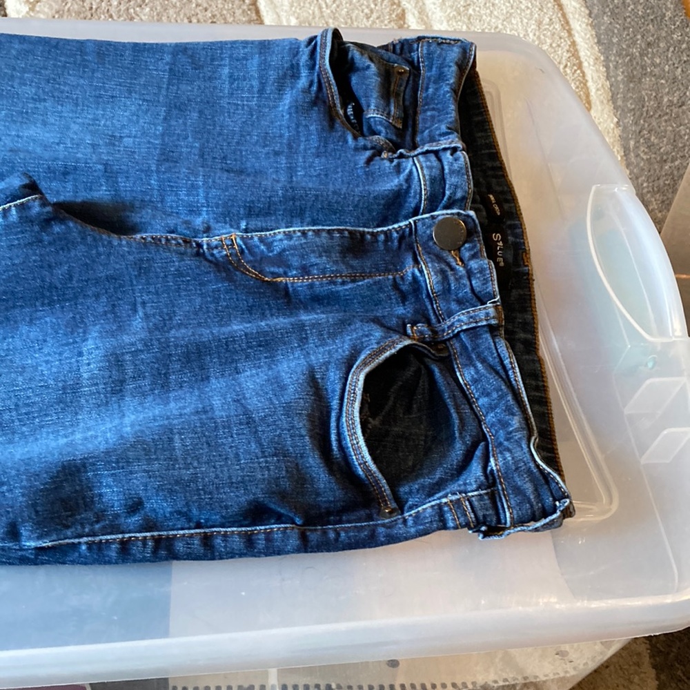 Jeans. Stretchy. Great condition skinny s. Size 31 waist. Medium worn blue